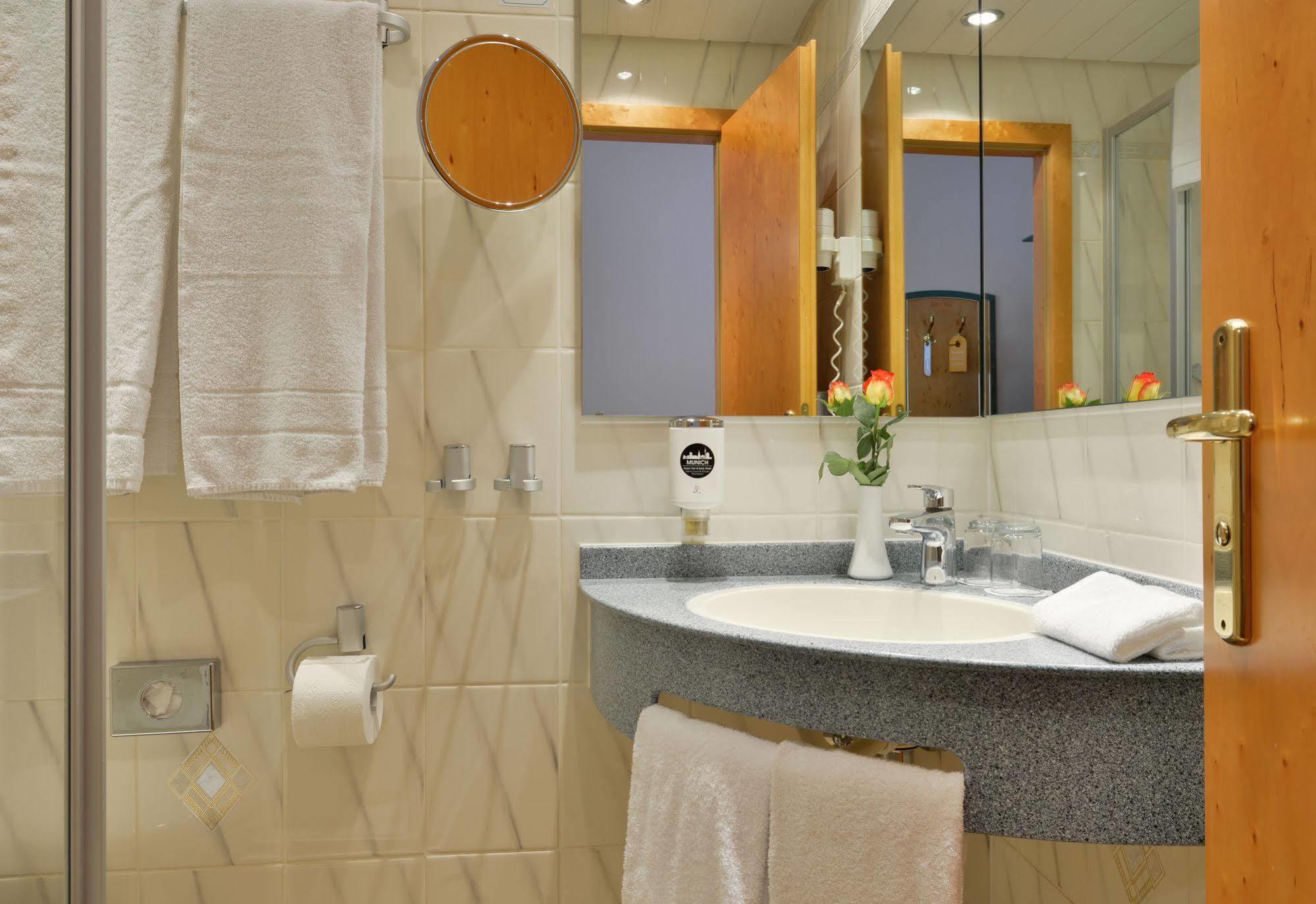 Hotel Mueller Мюнхен Екстер'єр фото